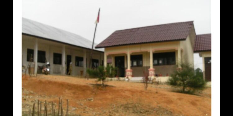 Mahidin: Pembangunan Pagar Sekolah SDN UPTD SPF Lapahan Buaya Akan Diupayakan Tahun Depan
