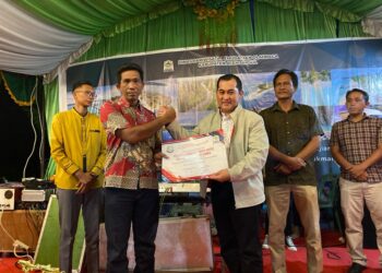 Kejari Aceh Singkil Serahkan Sertifikat Rumah RJ Di Dua Kecamatan