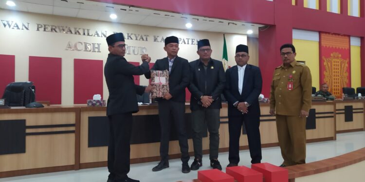 Rapat Paripurna DPRK Aceh Timur Terkait Anggaran 2023 Berlangsung Panas