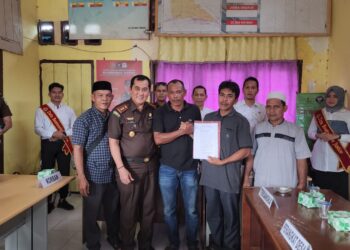 Kejari Aceh Singkil Menerbitkan Surat Penghentian Penuntut (SKP2) Kepada Tersangka Abarudin Melalui RJ