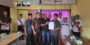 Kejari Aceh Singkil Menerbitkan Surat Penghentian Penuntut (SKP2) Kepada Tersangka Abarudin Melalui RJ