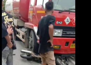 Satu Orang Kritis Lakalantas  Antara Mobil Tangki Dengan Sepeda Motor Di Desa Bulusema Aceh Singkil