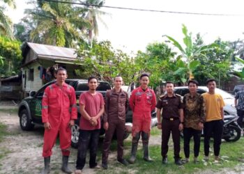 Kejari Aceh Singkil Beri Bantuan Dan  Meninjau Kesiapan Pembangunan Jembatan Gantung