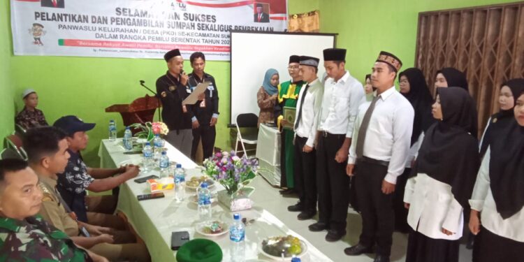 Panwascam Kecamatan Suro Makmur Lantik PKD Dan Berikan Pembekalan Persiapan Pengawasan