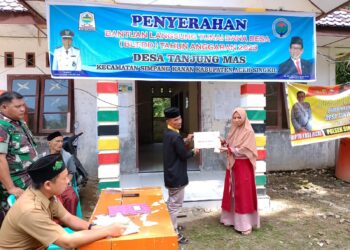 Desa Budaya Tanjung Mas, Bagikan BLT Kemiskinan Ekstrem