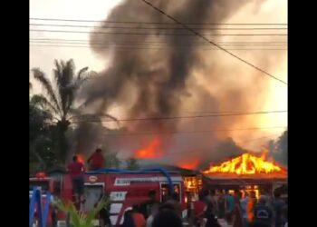 Tiga Unit Rumah Milik Warga Desa Siompin Aceh Singkil Ludes Terbakar