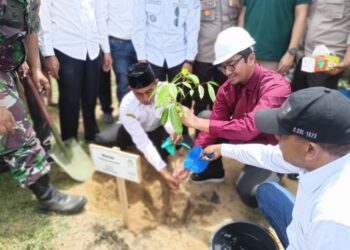 Perusahaan PT PLB, Gagas Penanaman Pohon Di Desa Kampung Baru, Aceh Singkil