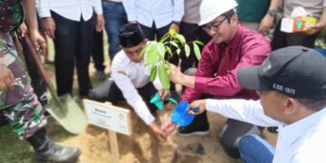 Perusahaan PT PLB, Gagas Penanaman Pohon Di Desa Kampung Baru, Aceh Singkil
