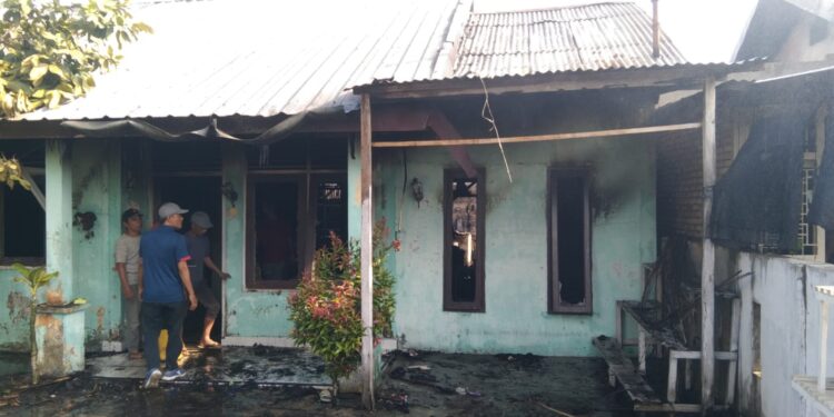 Dua Unit Rumah Aceh Singkil Ludes Terbakar