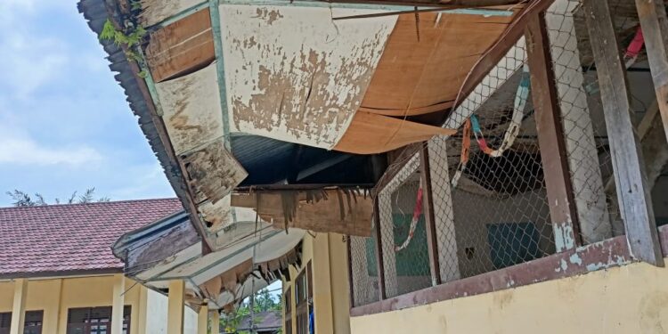 Kepala Sekolah UPTD UPF SDN TuhTuhan Aceh Singkil, Diduga ada indikasi KKN
