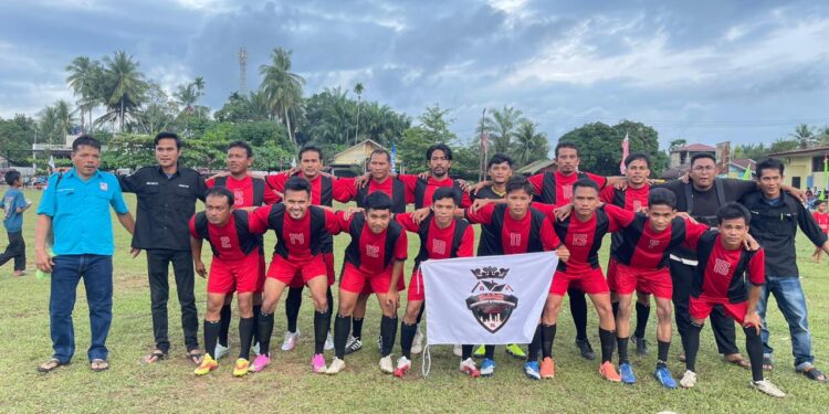 Pertandingan Sepakbola, Club Consultants & Contruction Menang Telak Melawan Club Muara Pea