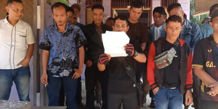 Karyawan Perusahaan PT Delima Makmur Aceh Singkil Melakukan Mogok kerja