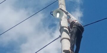 PT PLB Beri Penerangan Desa Ring-1 Melalui Dukungan Lampu Jalan