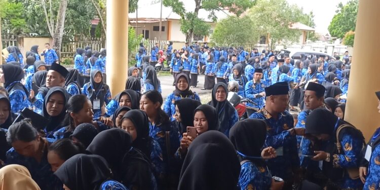 Pj Bupati Aceh Singkil Serahkan SK PPPK Sebanyak 673