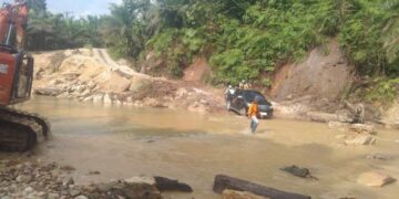 Tim Dirjen Kementerian Bersama PUPR Aceh dan PUPR Singkil. Survei Akses Jalan Dan Jembatan