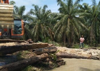 Perusahaan Perkebunan PT.Nafasindo, Aceh Singkil. Perbaikan Badan Jembatan Dan Jalan Nyaris Putus