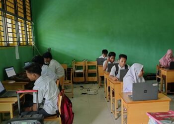 Sekolah Di Daerah Terpencil Ini, Ujian Secara Online.