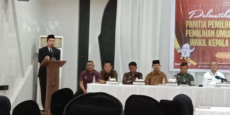 Ketua KIP Aceh Singkil Lantik 55 Orang PPK