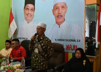 Calon Wakil Bupati Aceh Singkil Teteskan Air mata Dalam Acara Santunan Anak Yatim