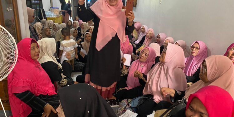 Ratusan Ibu-ibu Baca Yasin dan Sholawat Di kediaman Paslon Nomor Urut Satu