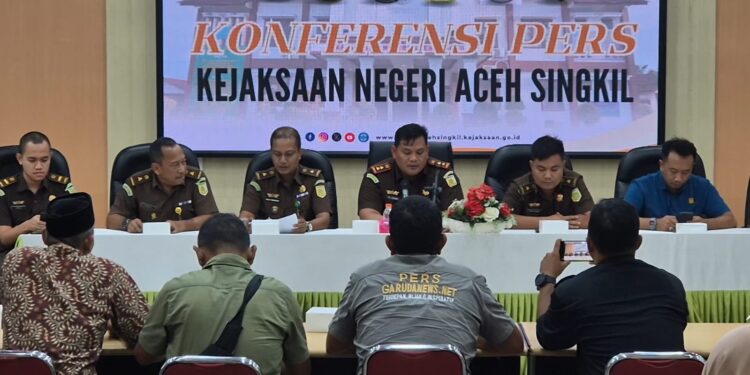 Kejari Aceh Singkil Gelar Konferensi Pers Yang Mencatatkan prestasi