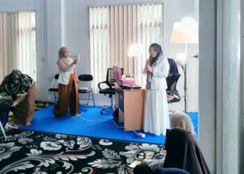 Pelatihan Makeup Class, Perpustakaan Aceh Singkil Hadirkan MUA Indahquen