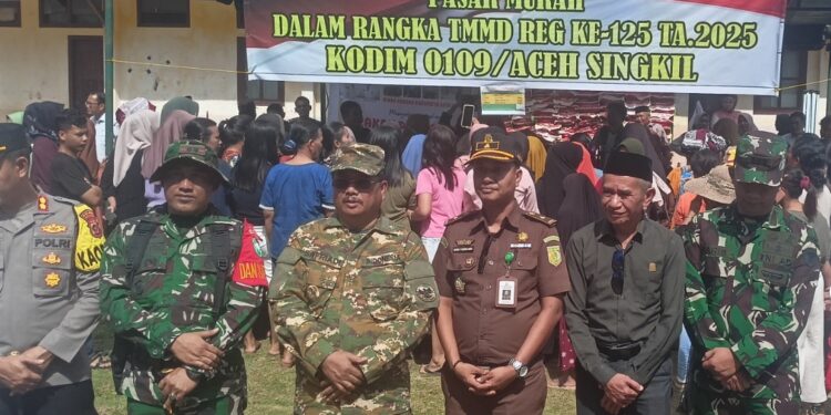 Upacara Pembukaan TMMD ke-125, Bupati Aceh Singkil Serahkan Alat kerja Secara Simbolis