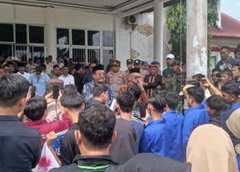 Mahasiswa Aceh Singkil Gelar Aksi Demo di DPRK, Desak RUU Perampasan Aset dan Transparansi Gaji