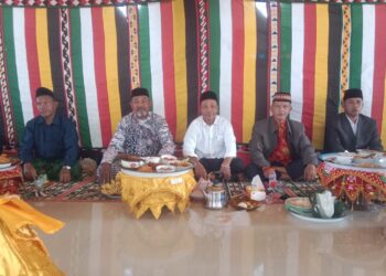 Warga Takal Pasir Peringati Maulid Nabi dengan Penuh Kekhidmatan dan Kebersamaan