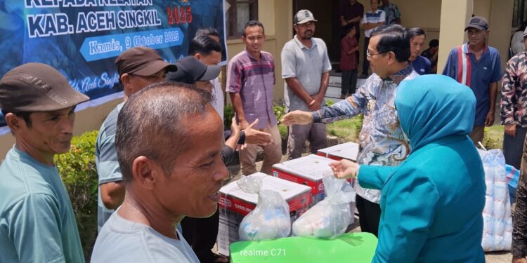 Janji Bupati Oyon untuk Nelayan: Aceh Singkil Kucurkan Rp 2,29 Miliar Demi Kesejahteraan Pelaut Lokal