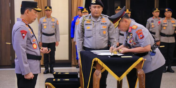 Kapolri Pimpin Sertijab Sejumlah Pejabat Tinggi, Tegaskan Komitmen Penguatan Soliditas dan Profesionalisme Polri