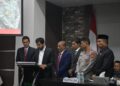 Jalur Nasional Lumpuh Total, Mualem Minta Bantuan Helikopter Kapolda untuk Tembus Isolasi Banjir‎