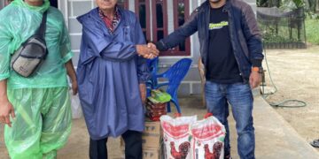 Di Tengah Rintik Hujan, RAM Maya Sari Salurkan Bantuan Sembako untuk Warga Desa Cingkam‎