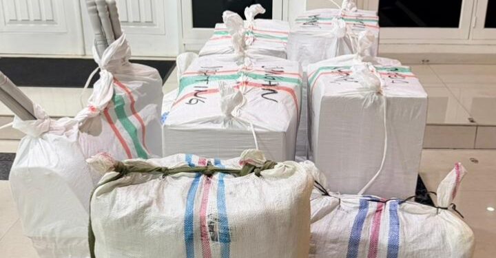 Akses Air Bersih Pulih! Kemenko Polkam Kirim 4 Ton Bantuan dan Unit Water Treatment ke Aceh‎