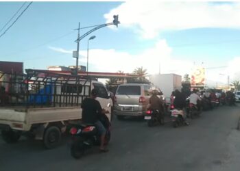 BBM Datang Setiap Hari, Tapi Antrean Tak Kunjung Surut: Warga Aceh Singkil Bertanya “Ke Mana Minyak Pergi?”