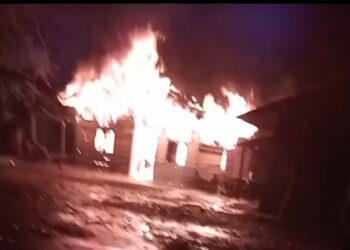 Kebakaran Dini Hari Hanguskan Rumah Warga di Pandan Sari‎