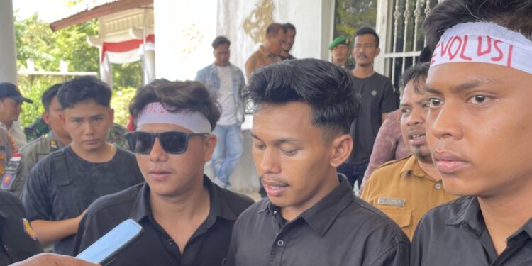 Sikap Sinis Bupati Aceh Singkil Tuai Kecaman, Mahasiswa Sebut Itu ‘Tanda Panik’ Kekuasaan