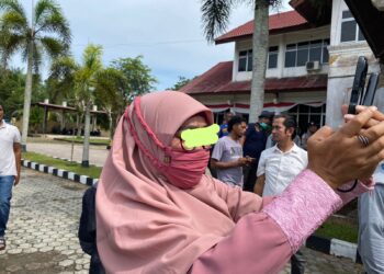 Suara Rakyat atau Sandiwara Kekuasaan? Pejabat Disdikbud Terlihat di Barisan Massa Demo DPRK