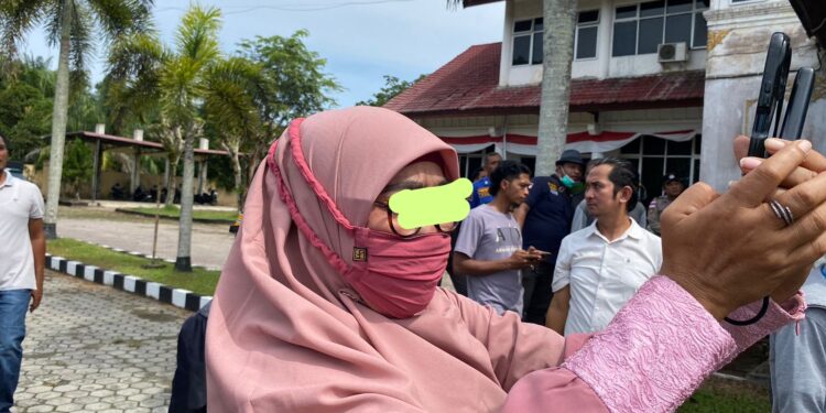 Suara Rakyat atau Sandiwara Kekuasaan? Pejabat Disdikbud Terlihat di Barisan Massa Demo DPRK