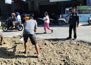 ‎PT Socfindo Lebih Dominan, Penambalan Jalan di Gunung Meriah Bersama Dishub Aceh Singkil Dapat Apresiasi‎‎