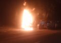Detik-Detik Mobil Pengangkut Pertalit Hangus Terbakar di Samping Kantor Pajak Subulussalam, Terancam Denda Rp 5 Miliar!‎