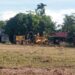 Wujud Kepedulian Lingkungan, PT PLB 1 Turunkan Alat Berat untuk Tata Jalan dan Lapangan Bola Desa Kampung Baru