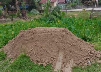 Peduli Pendidikan, PT PLB Salurkan Bantuan Tanah Timbunan untuk SMKN Gunung Meriah Aceh Singkil‎