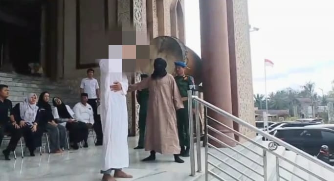 Eksekusi Cambuk Pemerkosa Anak Dihentikan, Terpidana Kolaps Setelah 85 Kali